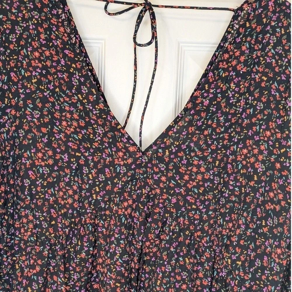 HM Black Floral Babydoll Mini Dress V-Neck  Size M‎ Boho Ditsy Whimsigoth
